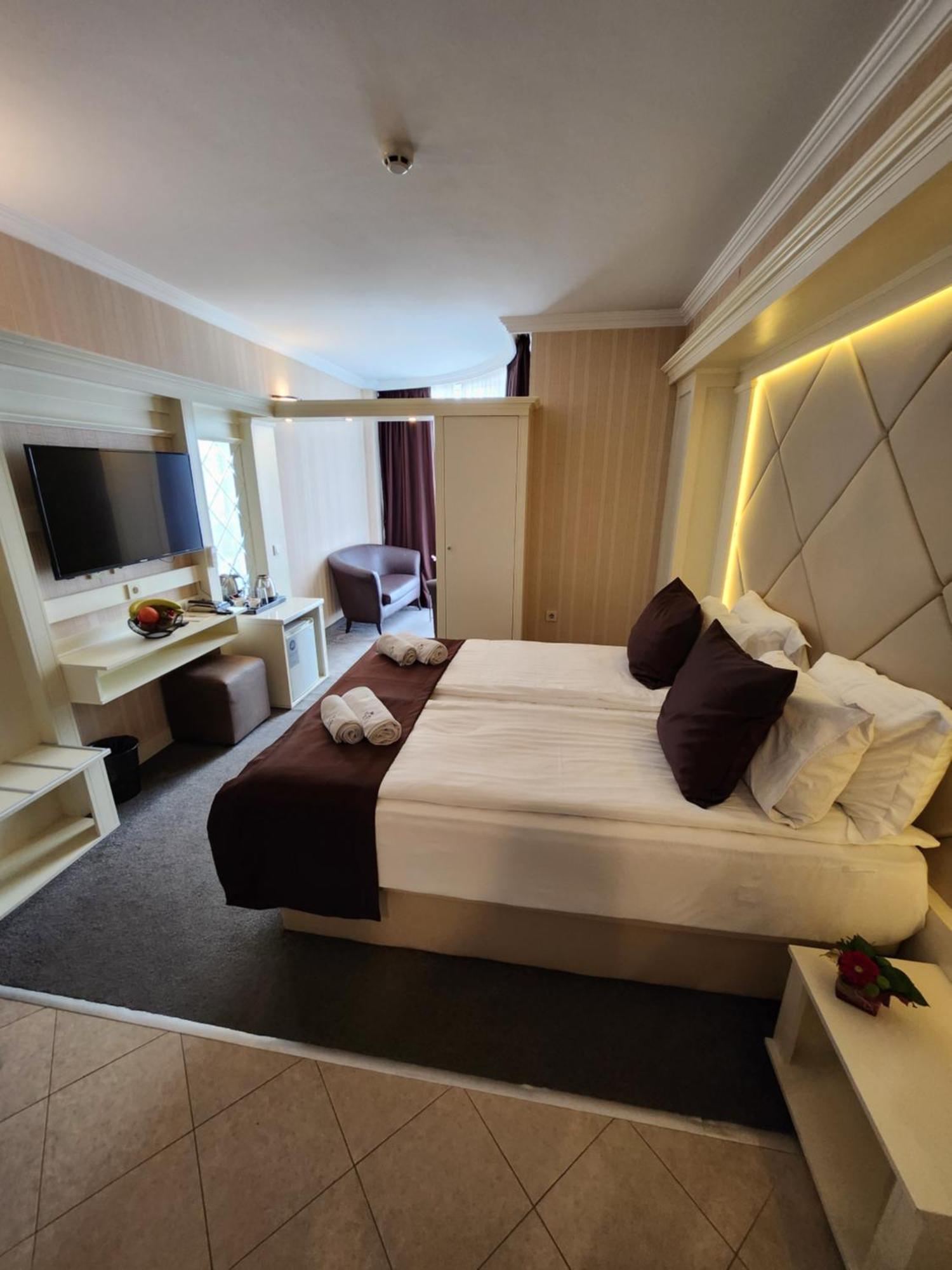 Park Hotel Plovdiv Esterno foto
